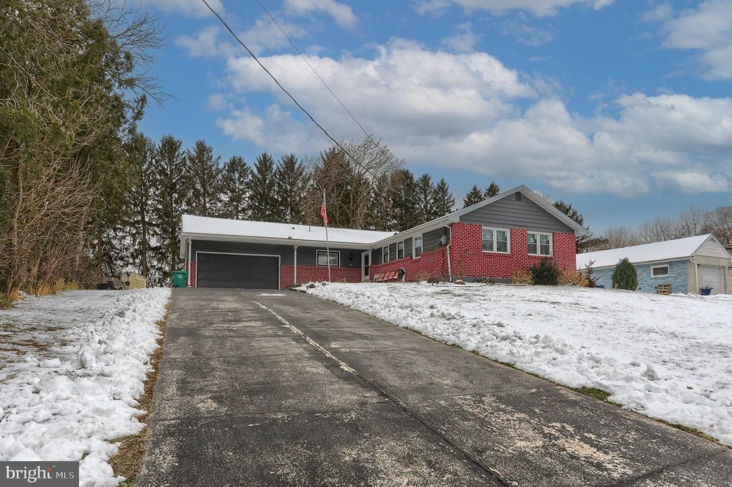 Photo of 6625 Jordan Drive, HARRISBURG, PA 17111 (MLS # PADA2052180)