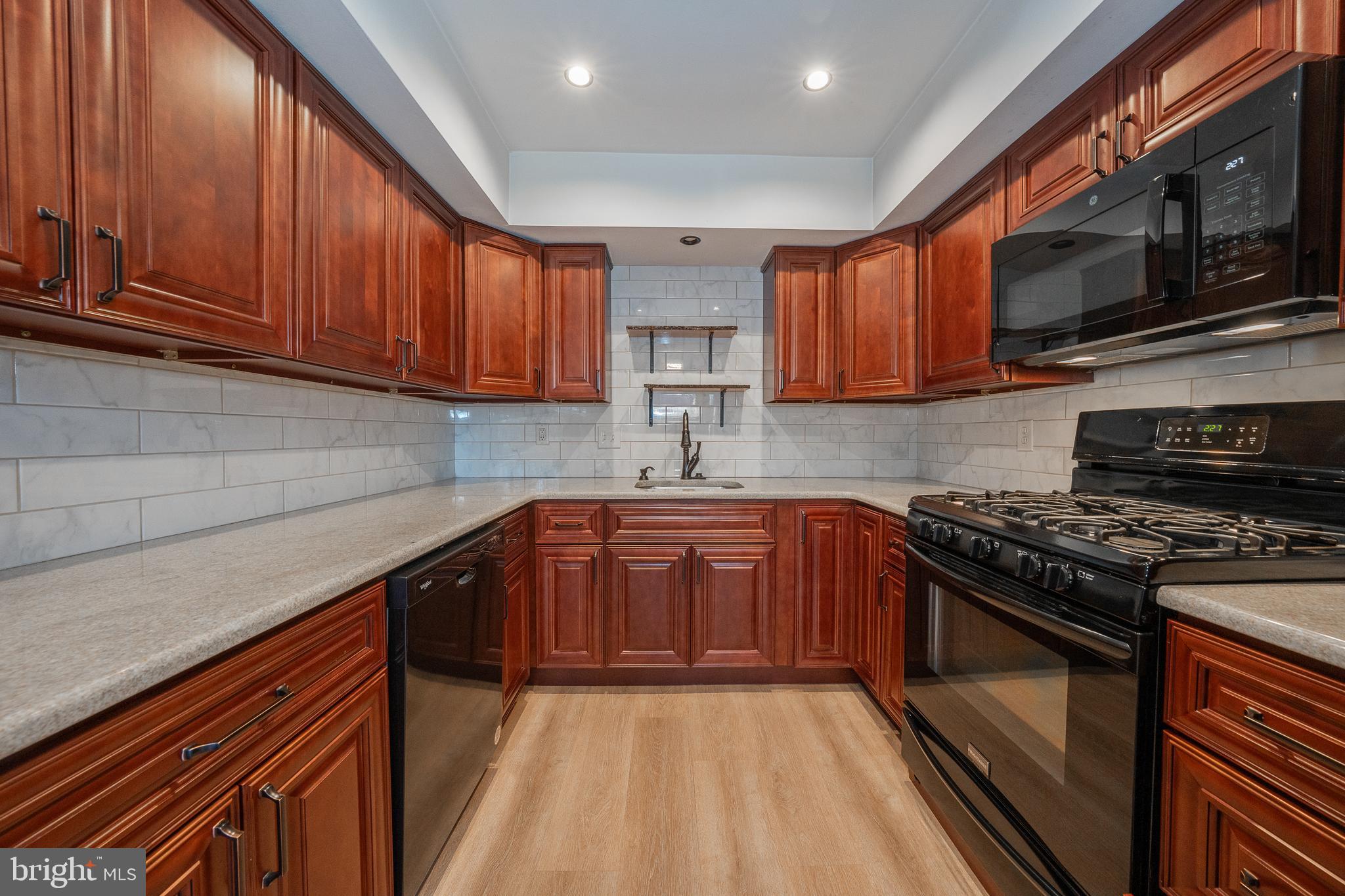 HAMPTON CROSSING - Residential