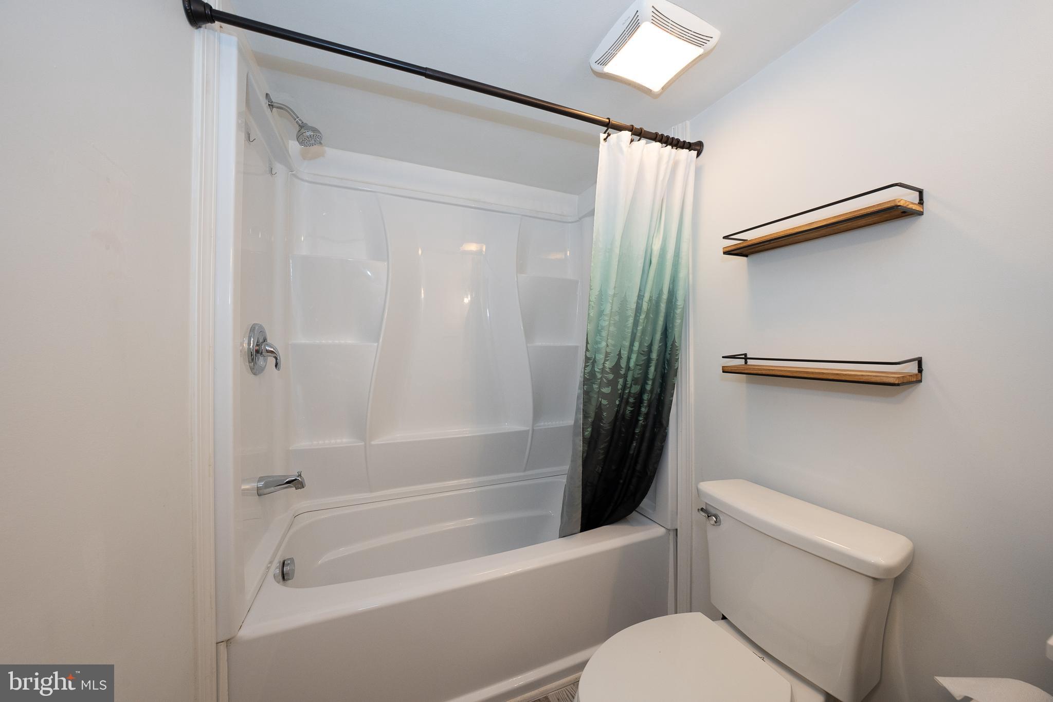 HAMPTON CROSSING - Residential