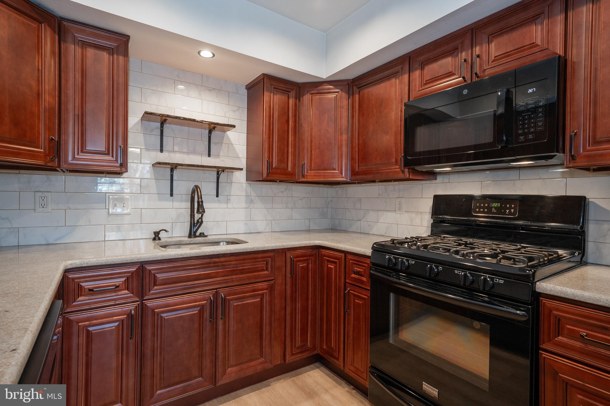 HAMPTON CROSSING - Residential