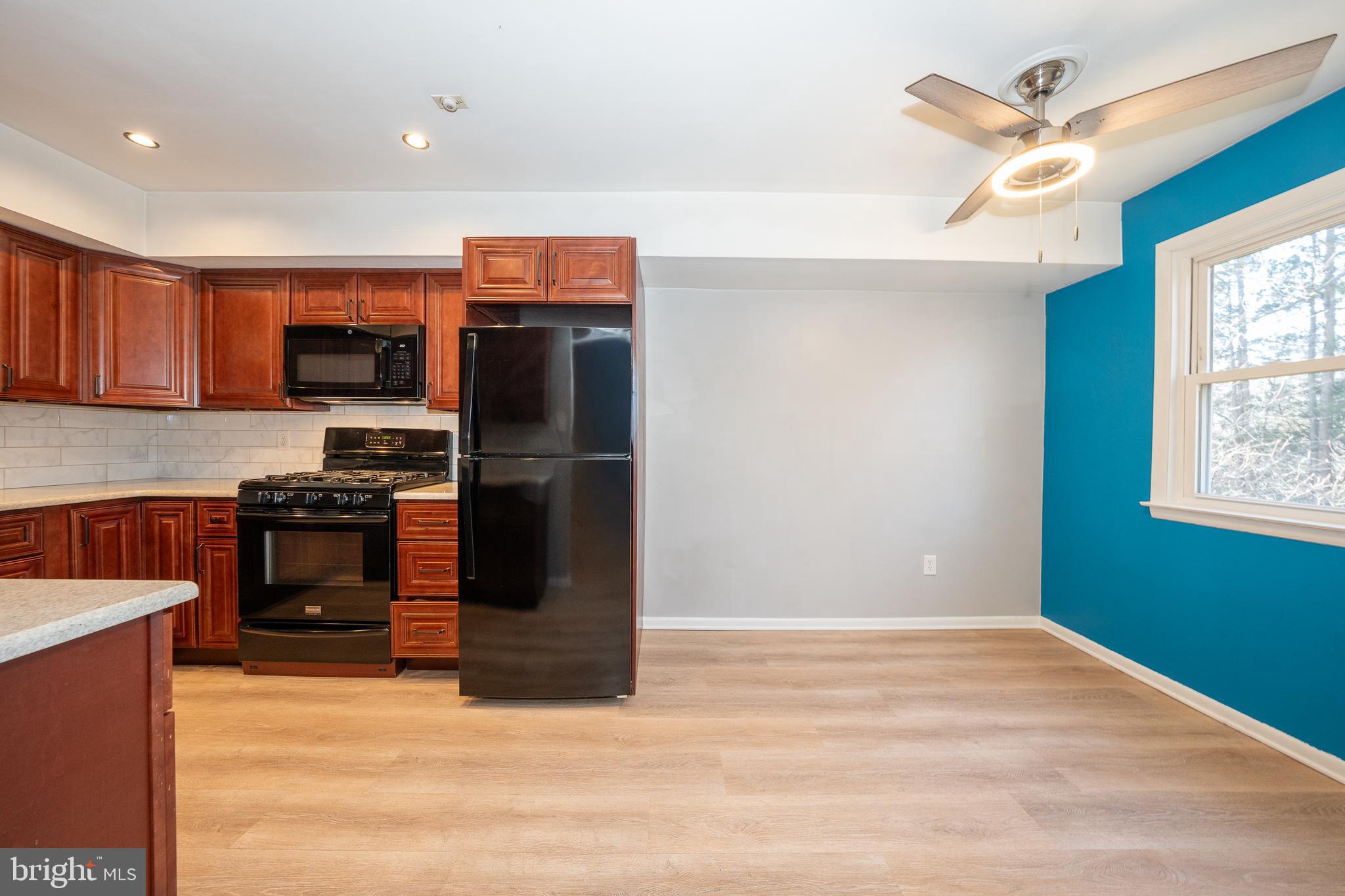 HAMPTON CROSSING - Residential