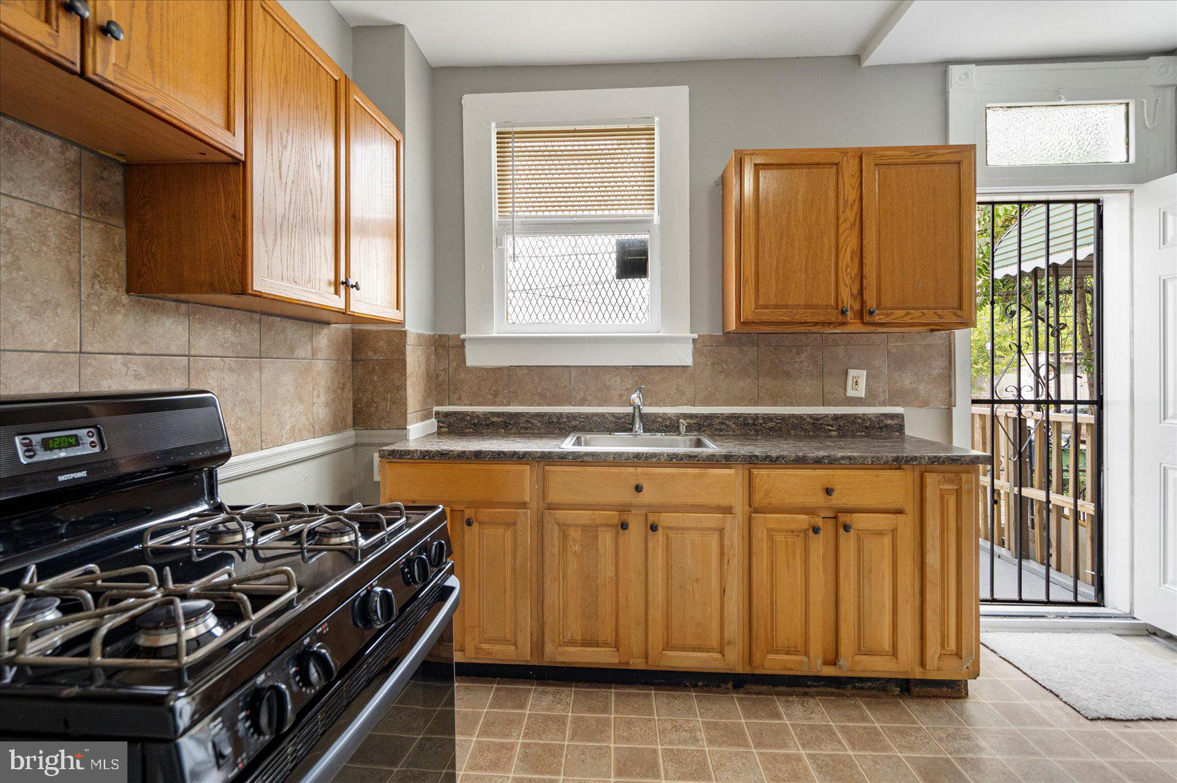 FRANKLINTOWN ROAD - Residential