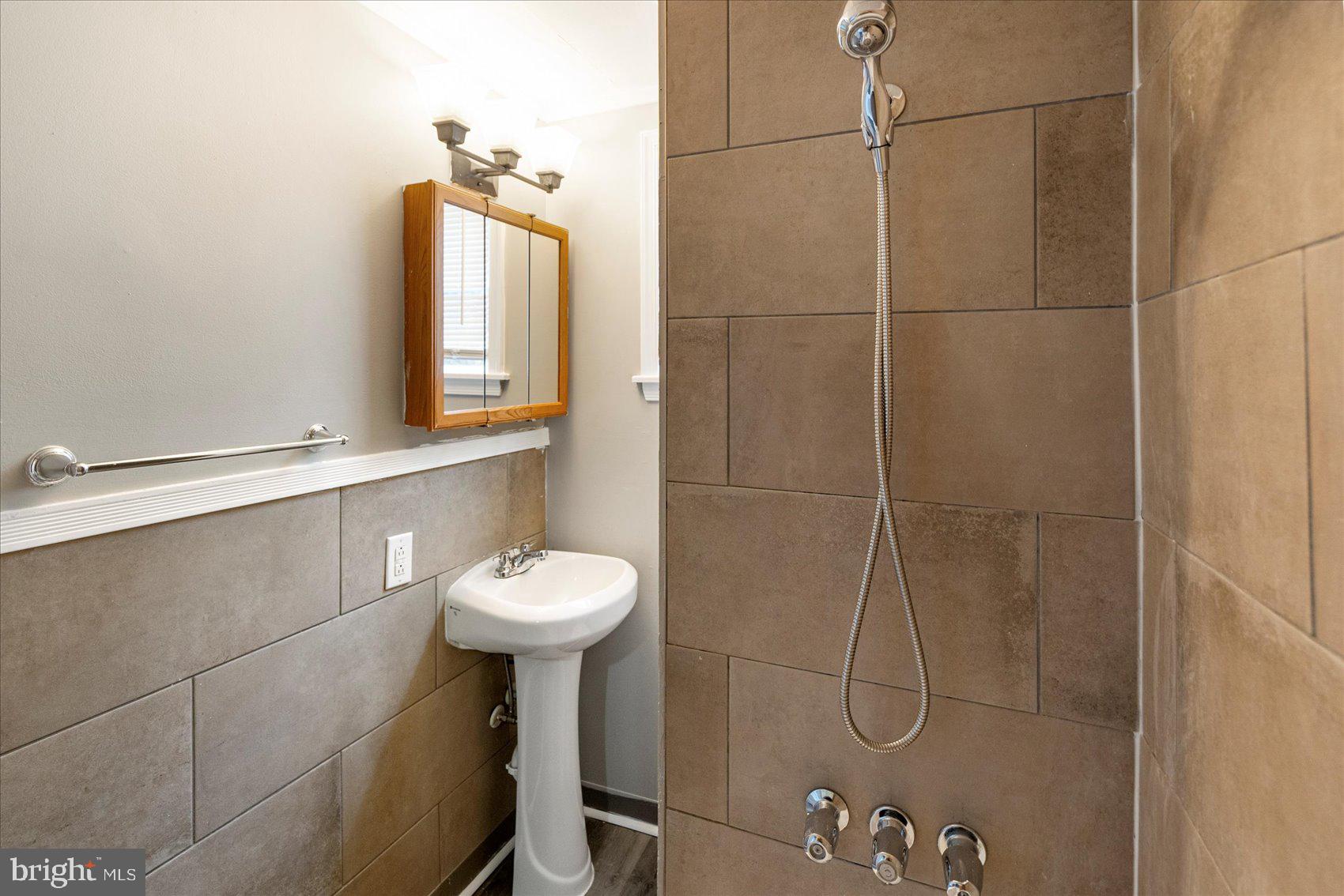 FRANKLINTOWN ROAD - Residential