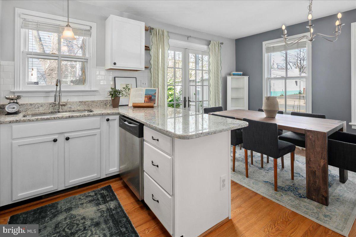 OLD TOWN ALEXANDRIA - Residential