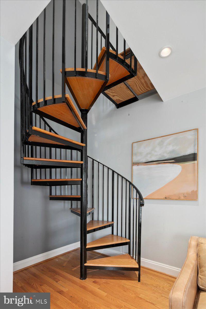 OLD TOWN ALEXANDRIA - Residential