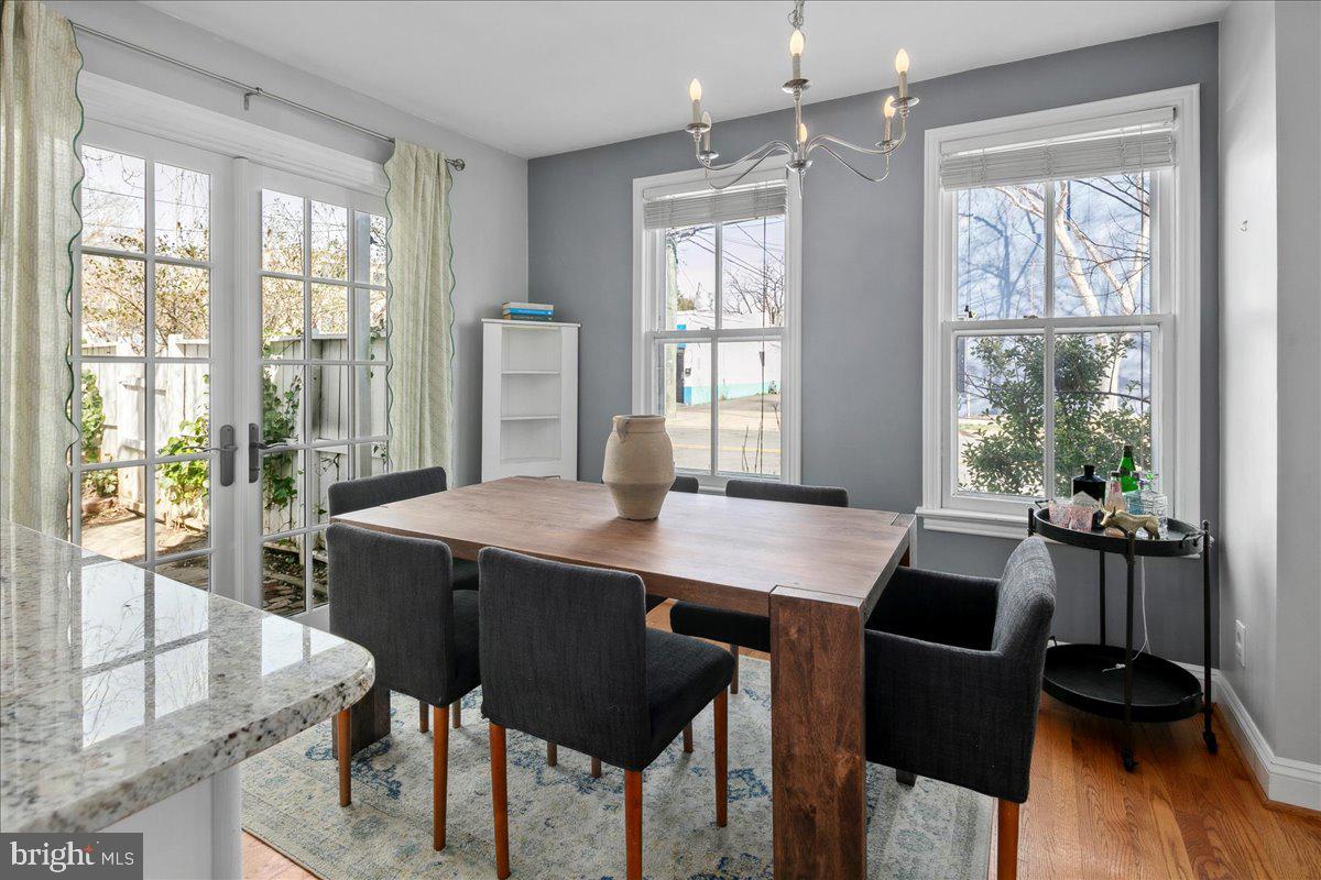 OLD TOWN ALEXANDRIA - Residential