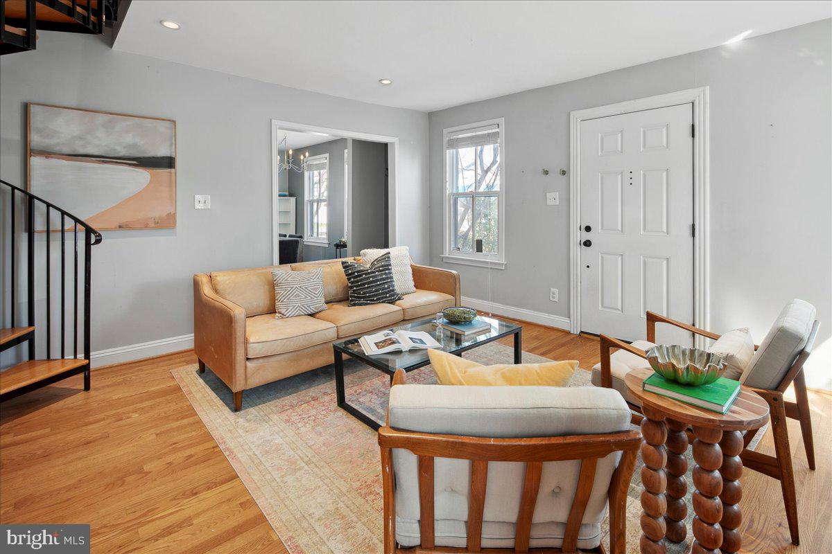 OLD TOWN ALEXANDRIA - Residential