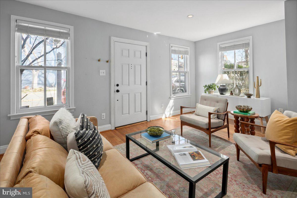 OLD TOWN ALEXANDRIA - Residential