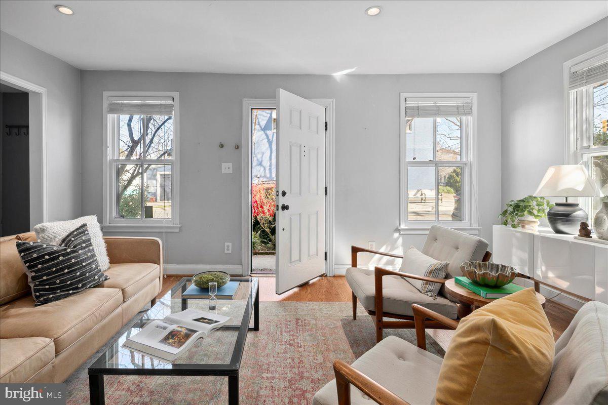 OLD TOWN ALEXANDRIA - Residential