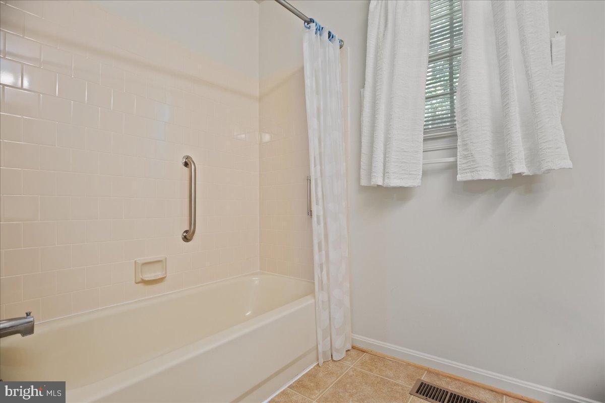 DORCHESTER - ST. CHARLES - Residential