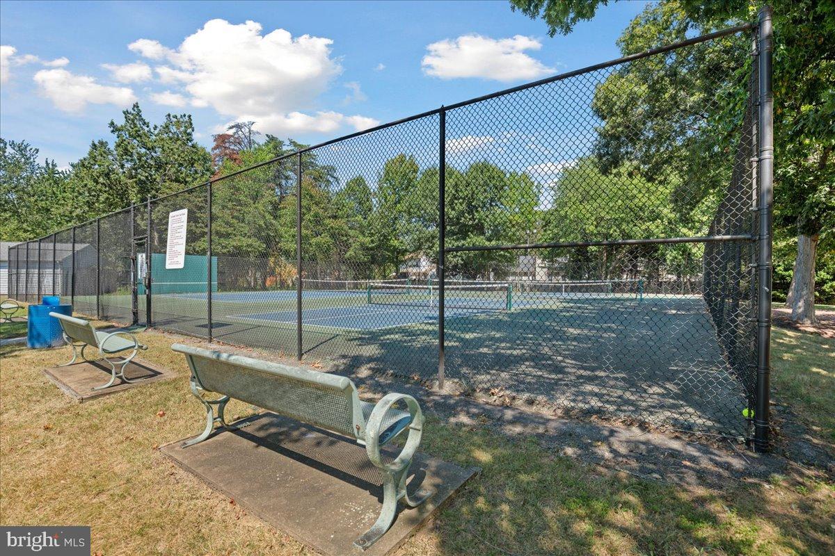 DORCHESTER - ST. CHARLES - Residential