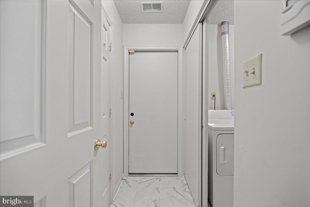 DORCHESTER - ST. CHARLES - Residential