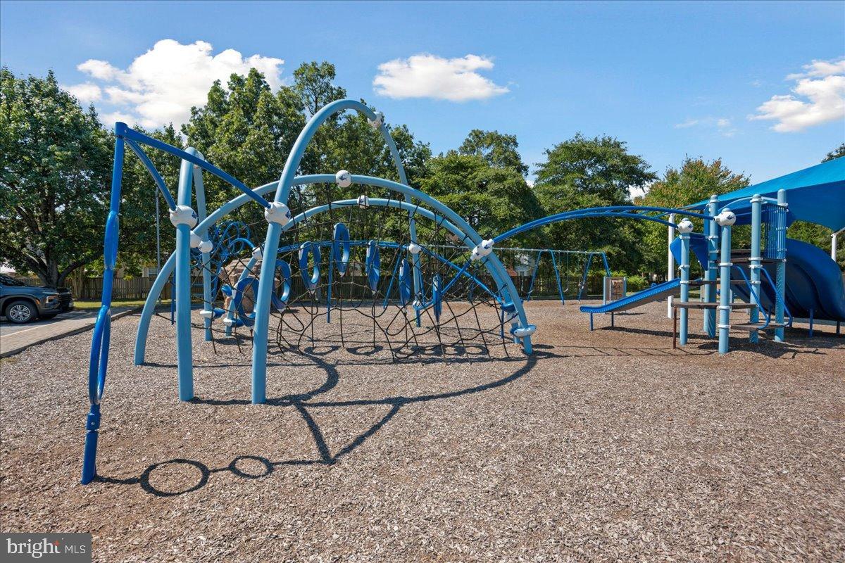 DORCHESTER - ST. CHARLES - Residential