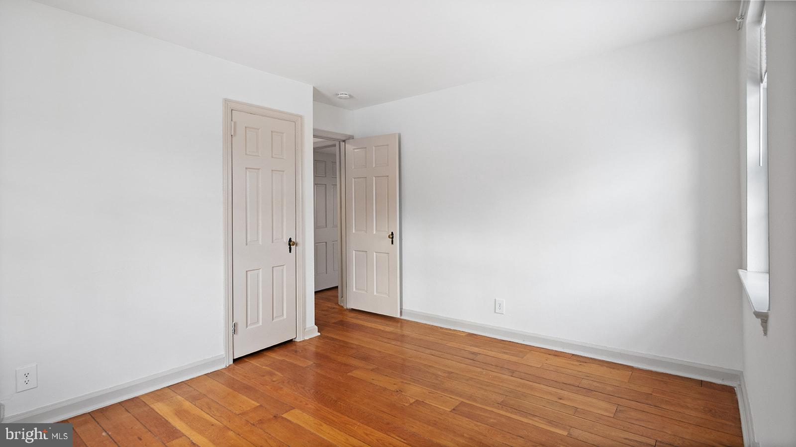 EAST FALLS - Residential Lease