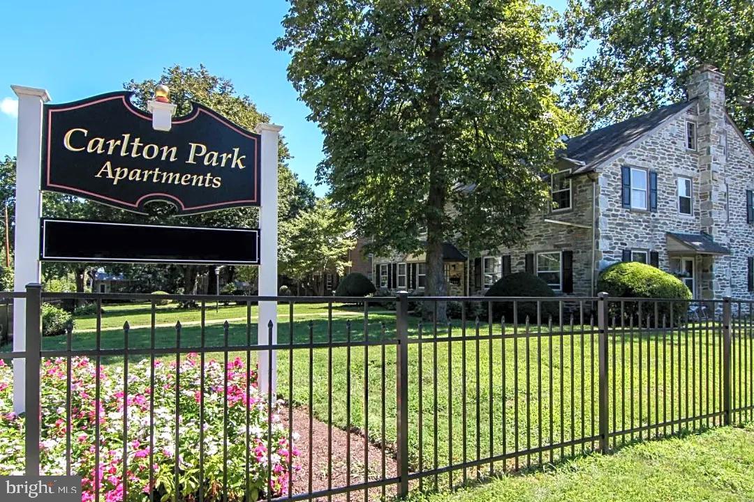 EAST FALLS - Residential Lease