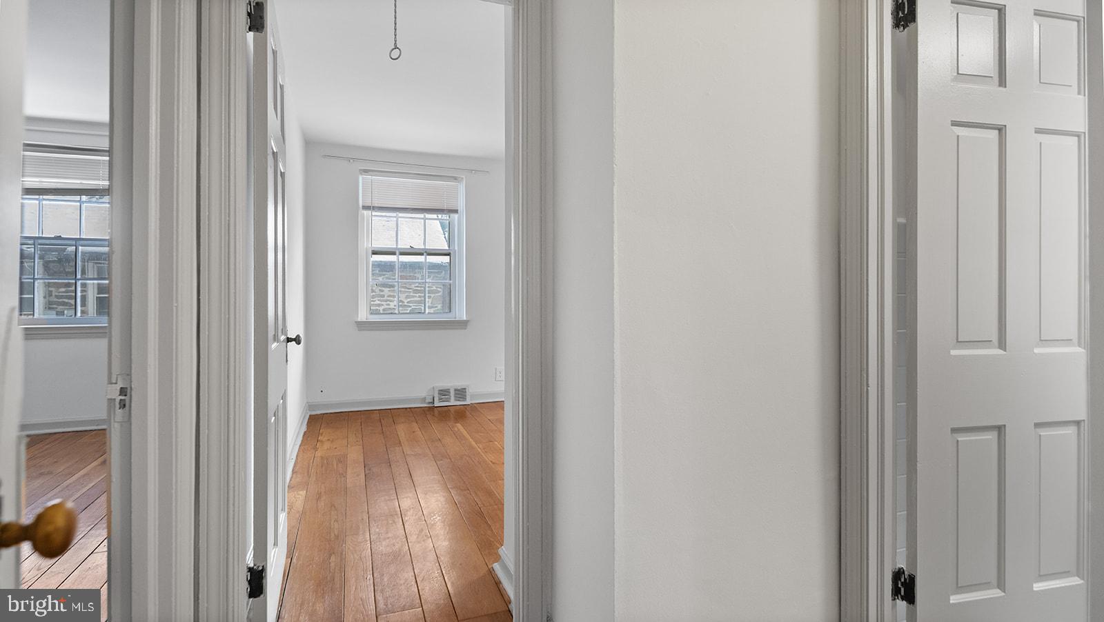EAST FALLS - Residential Lease