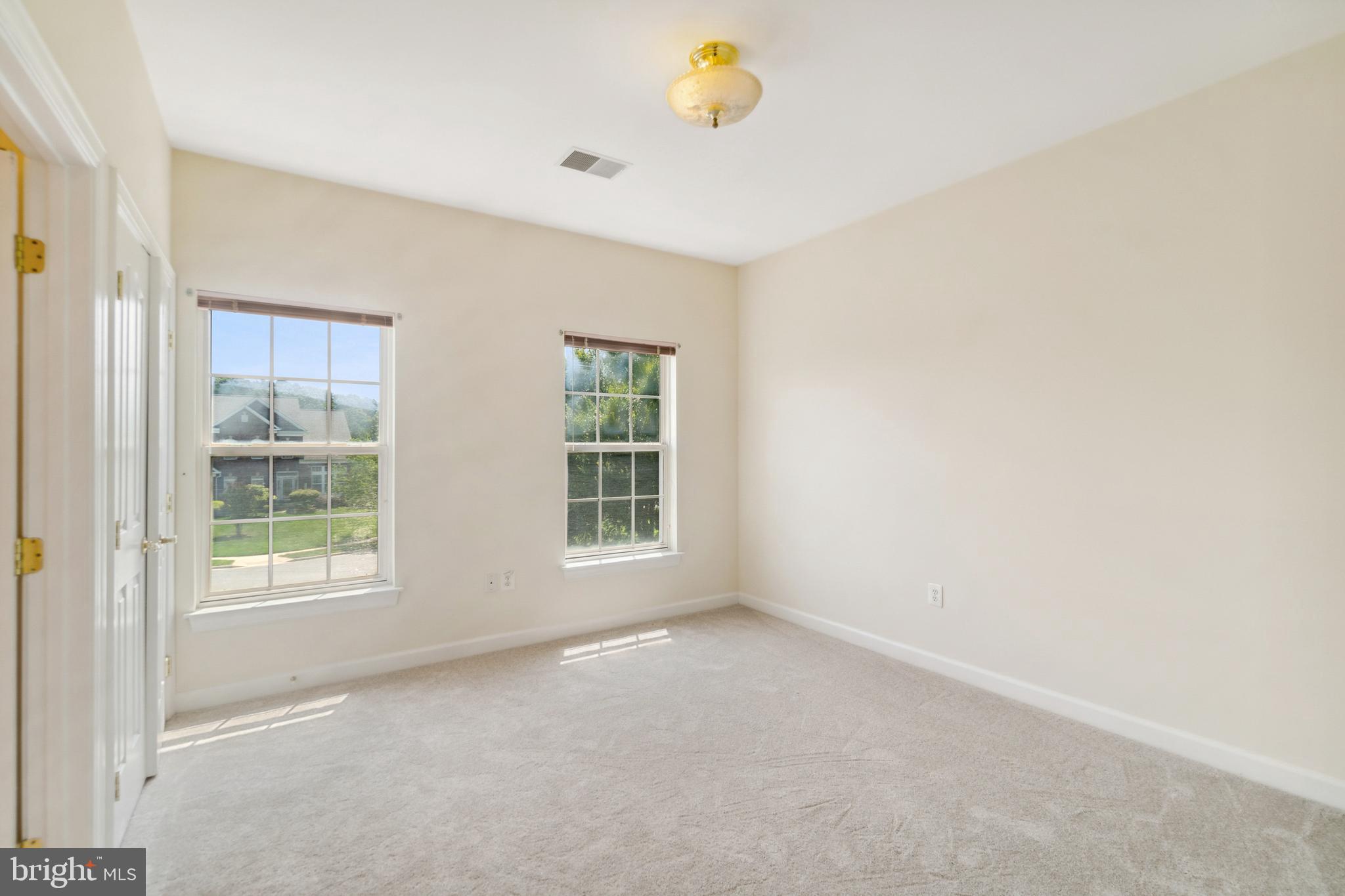 POTOMAC OAKS - Residential