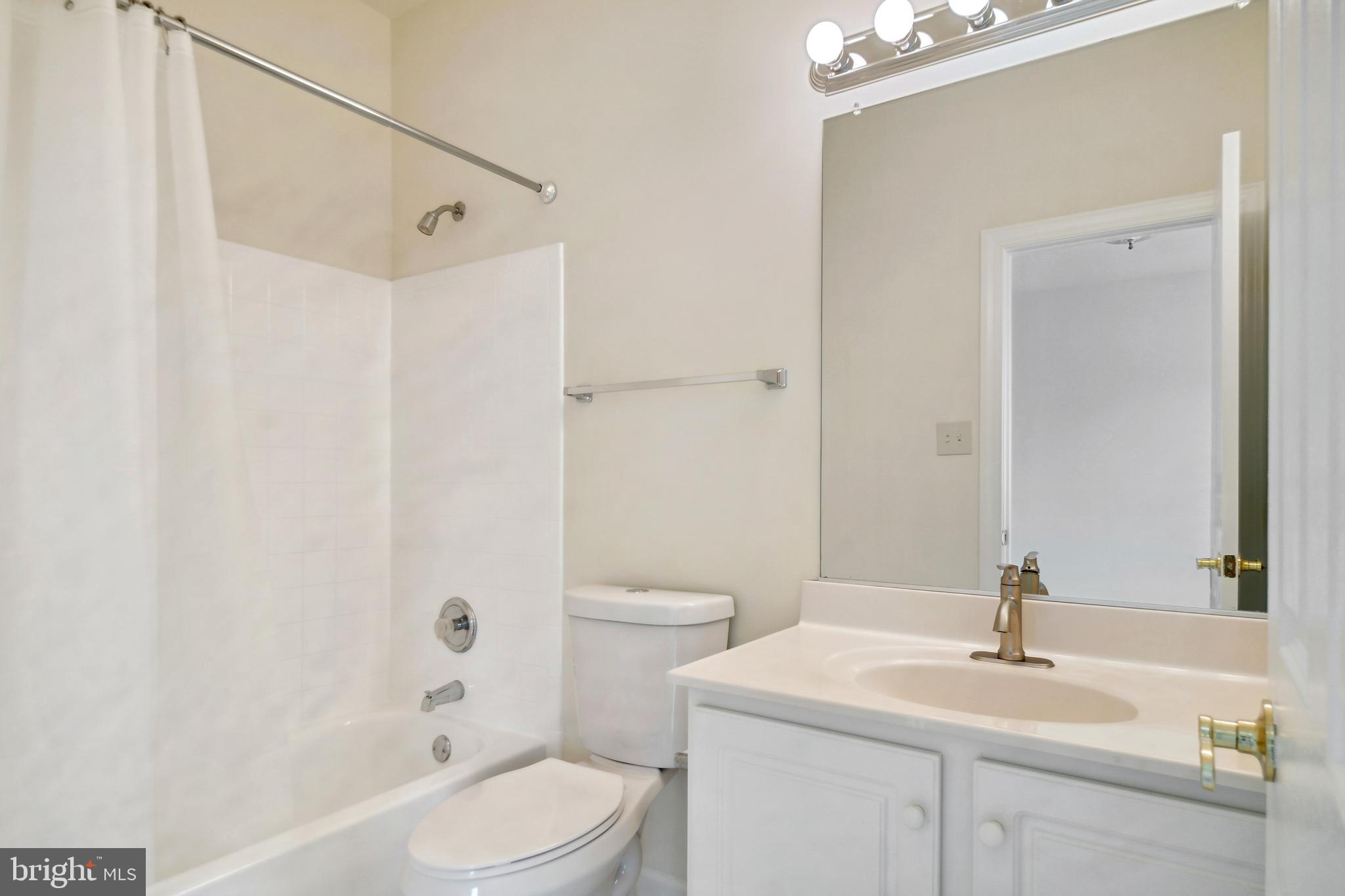 POTOMAC OAKS - Residential