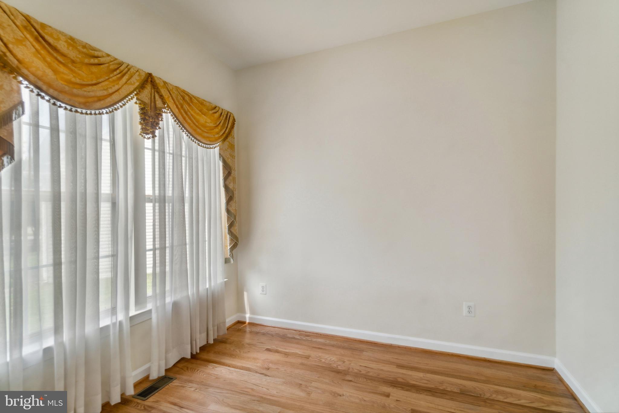 POTOMAC OAKS - Residential