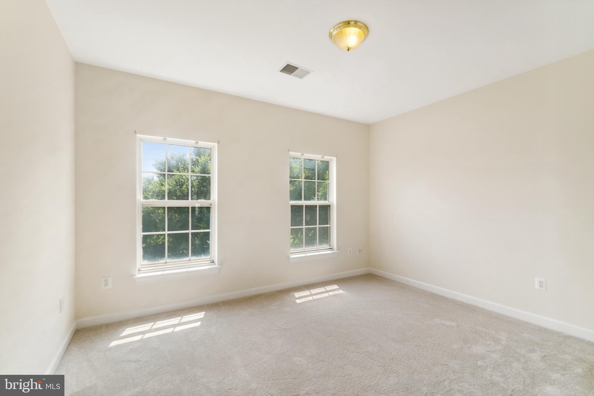 POTOMAC OAKS - Residential