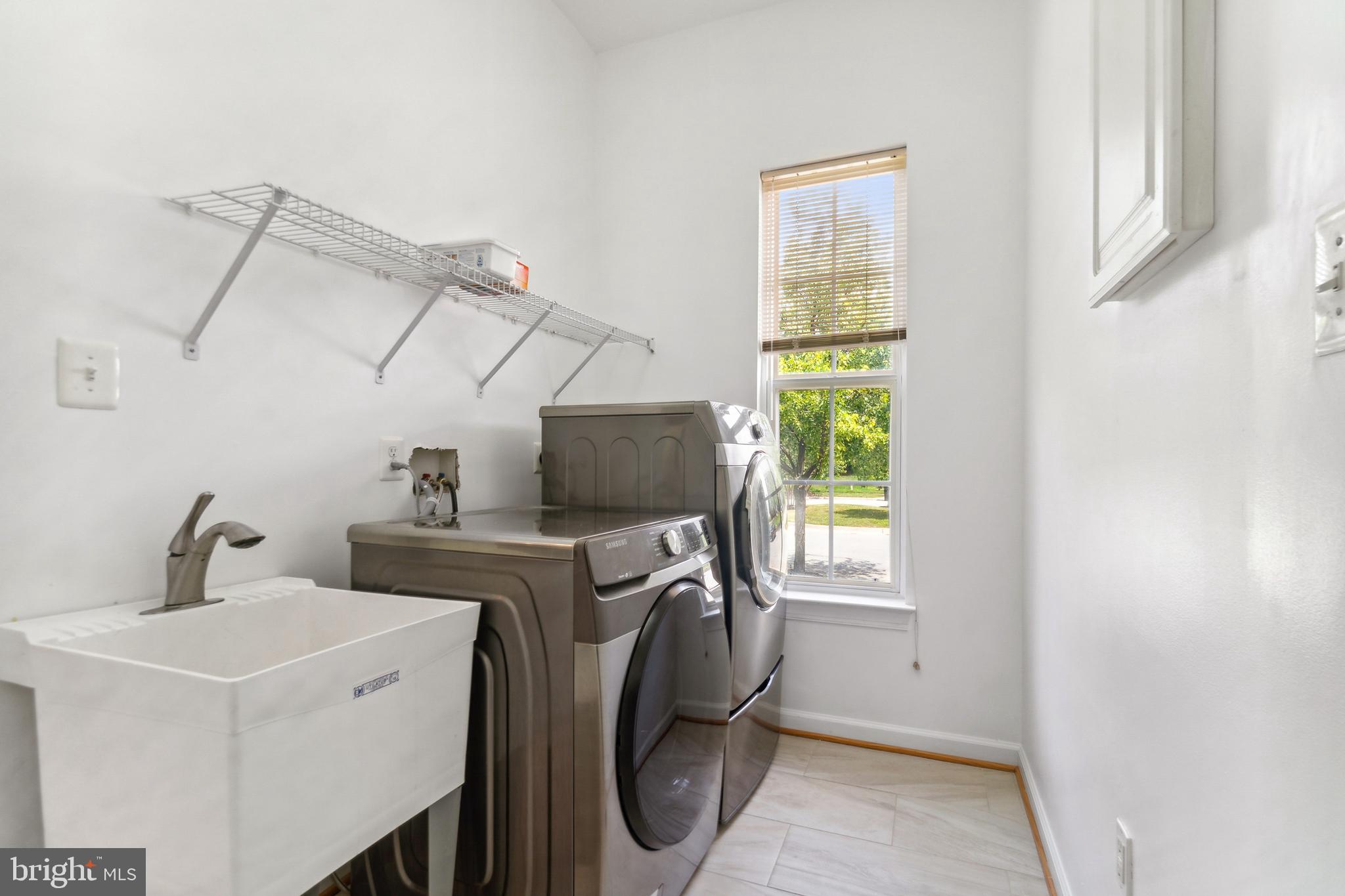 POTOMAC OAKS - Residential