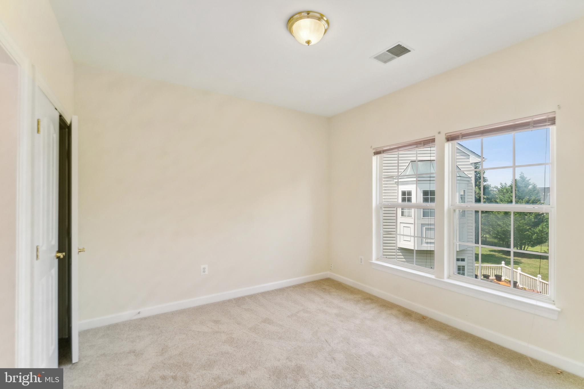 POTOMAC OAKS - Residential