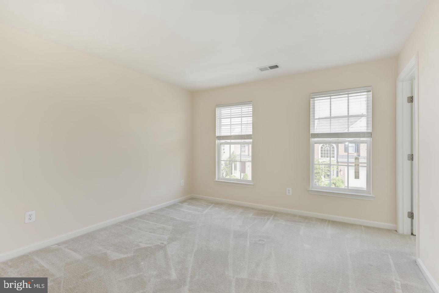 CENTREVILLE GREEN - Residential Lease