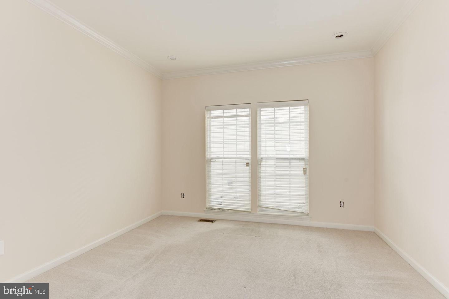 CENTREVILLE GREEN - Residential Lease