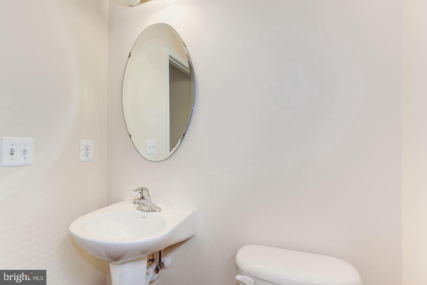 CENTREVILLE GREEN - Residential Lease