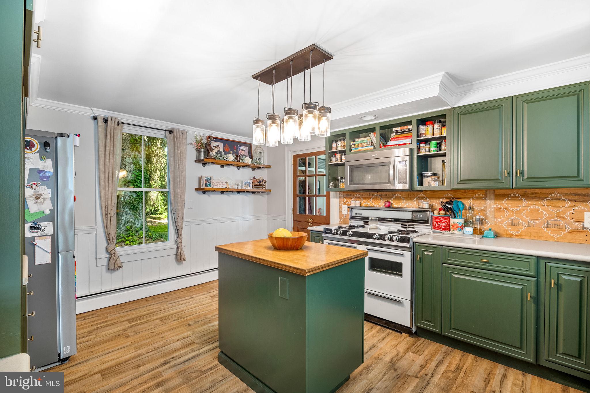 CHURCH HILL - Residential