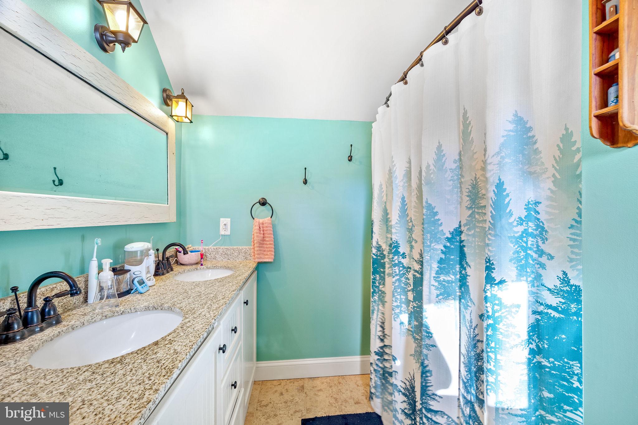 CHURCH HILL - Residential