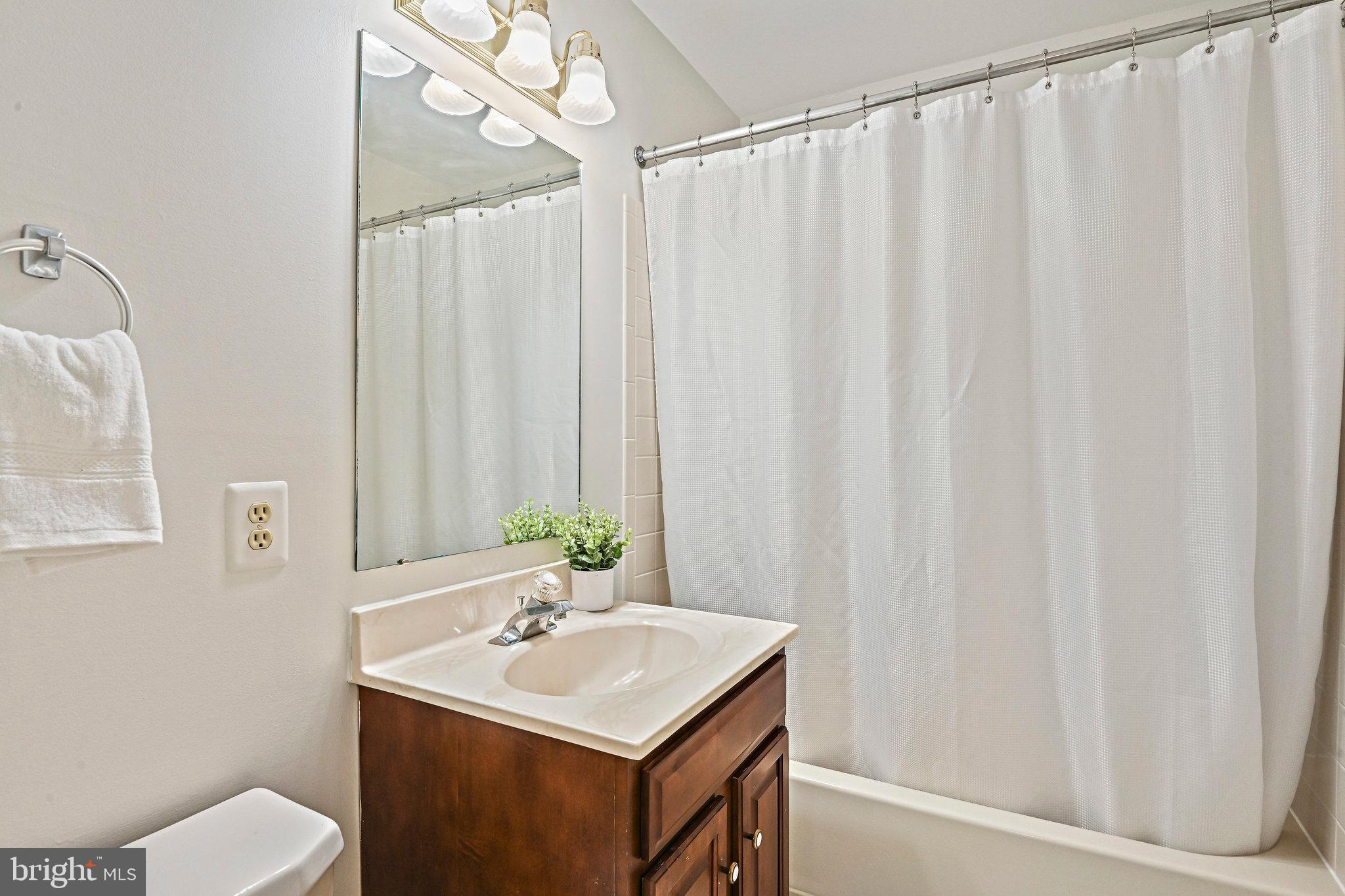 OAKCREST FARMS - Residential