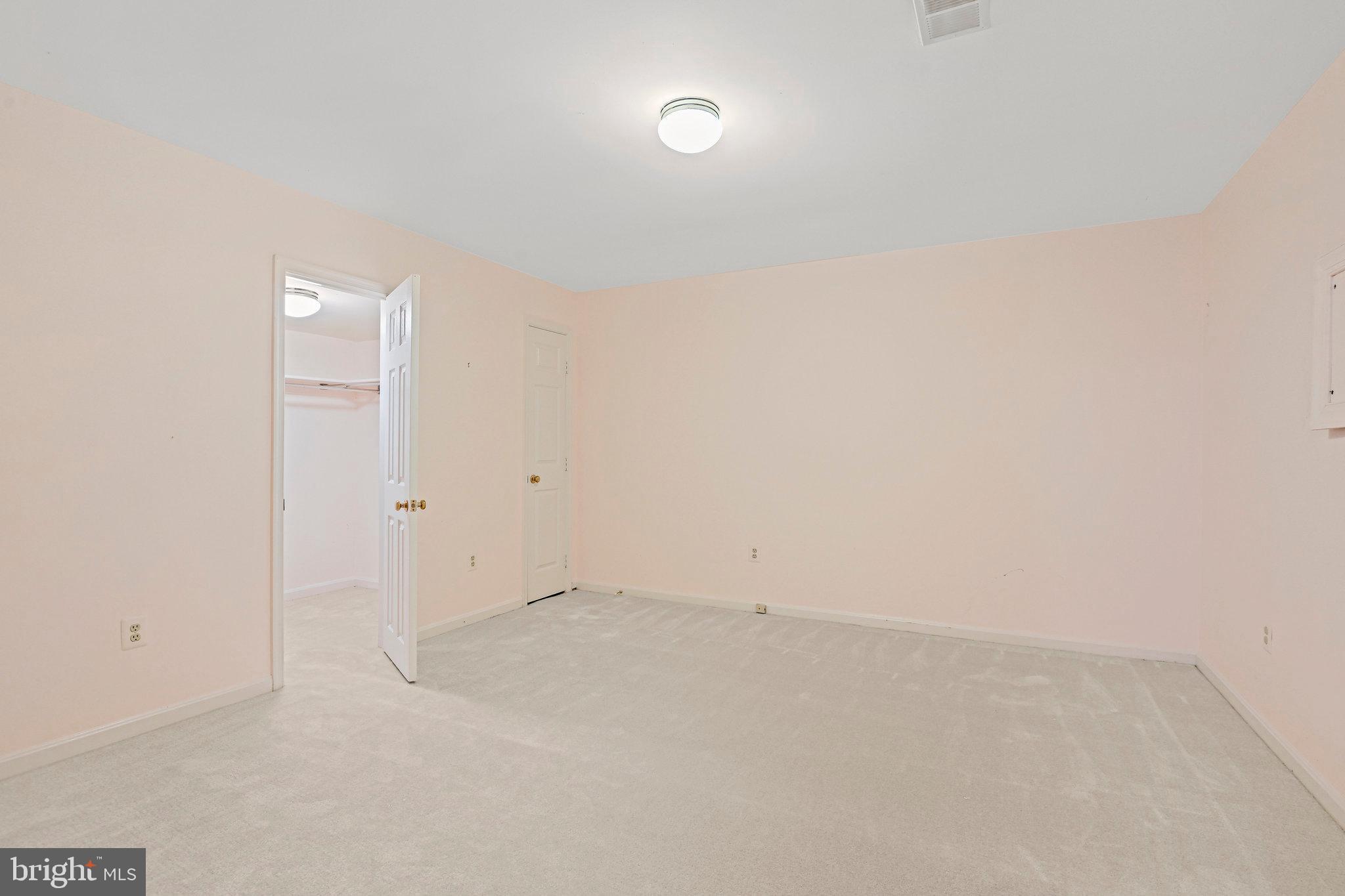 OAKCREST FARMS - Residential