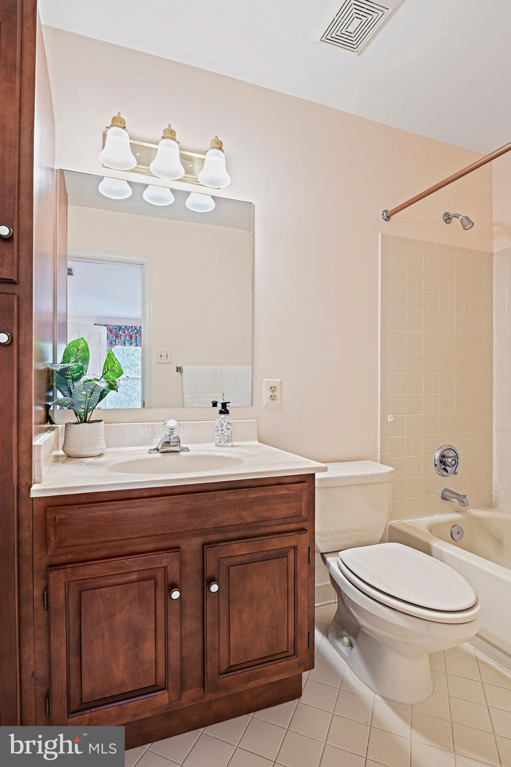 OAKCREST FARMS - Residential