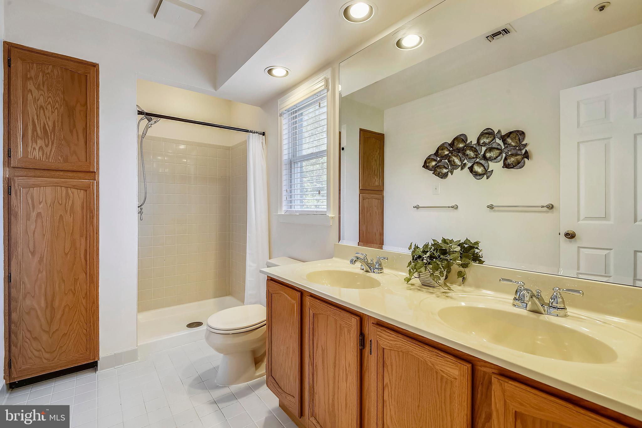 SUMMER PLACE AT RIVA TRACE - Residential