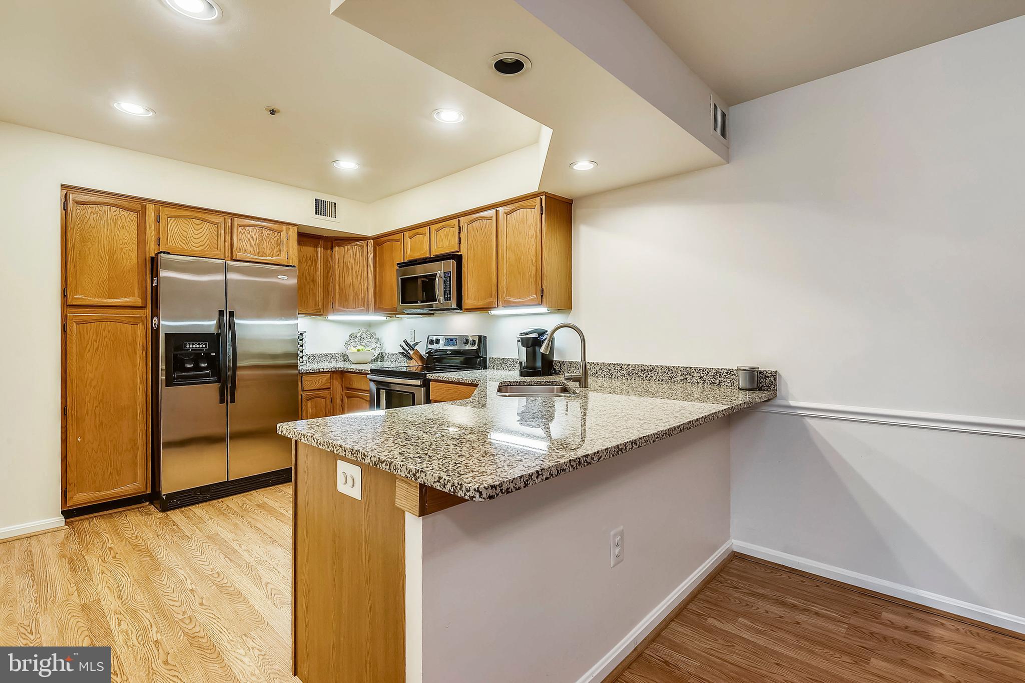 SUMMER PLACE AT RIVA TRACE - Residential