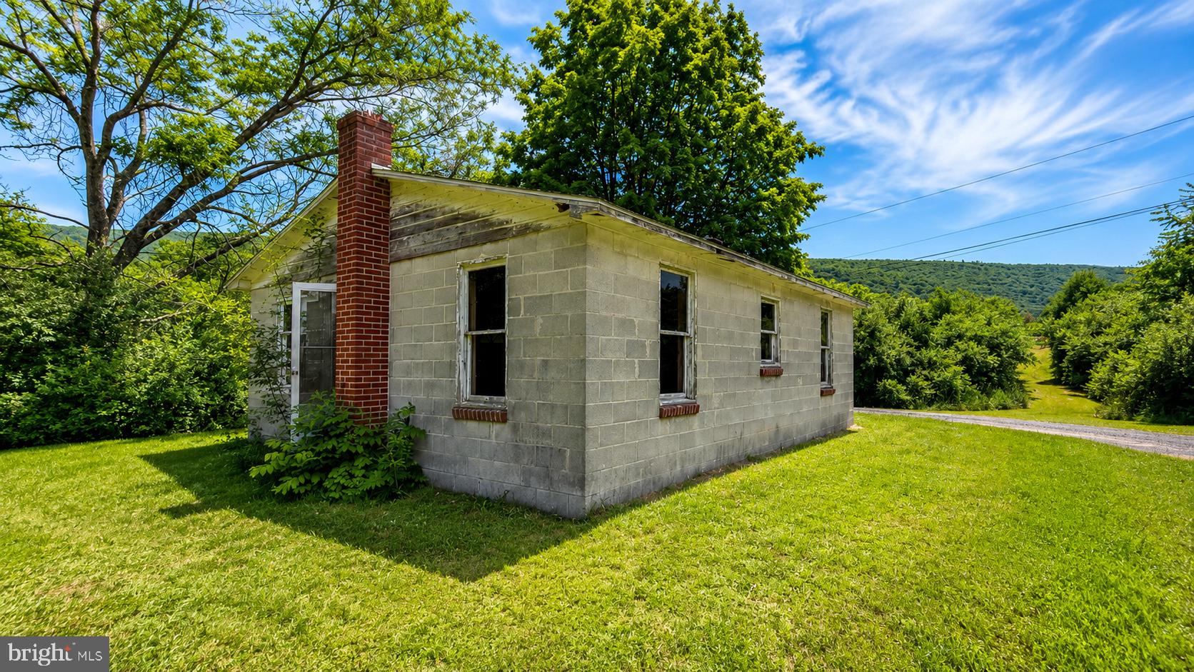 25 MICKEY LANE