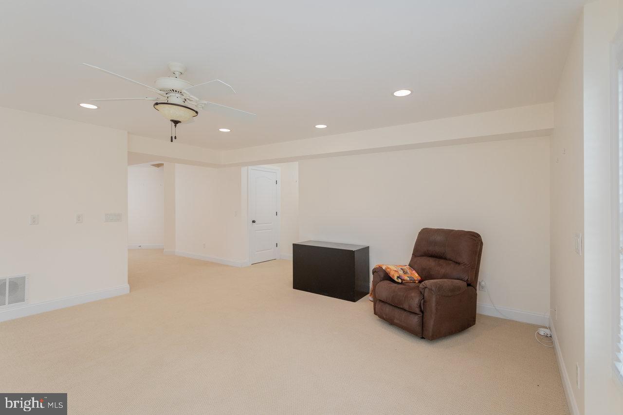 PRESTON LAKE - Residential