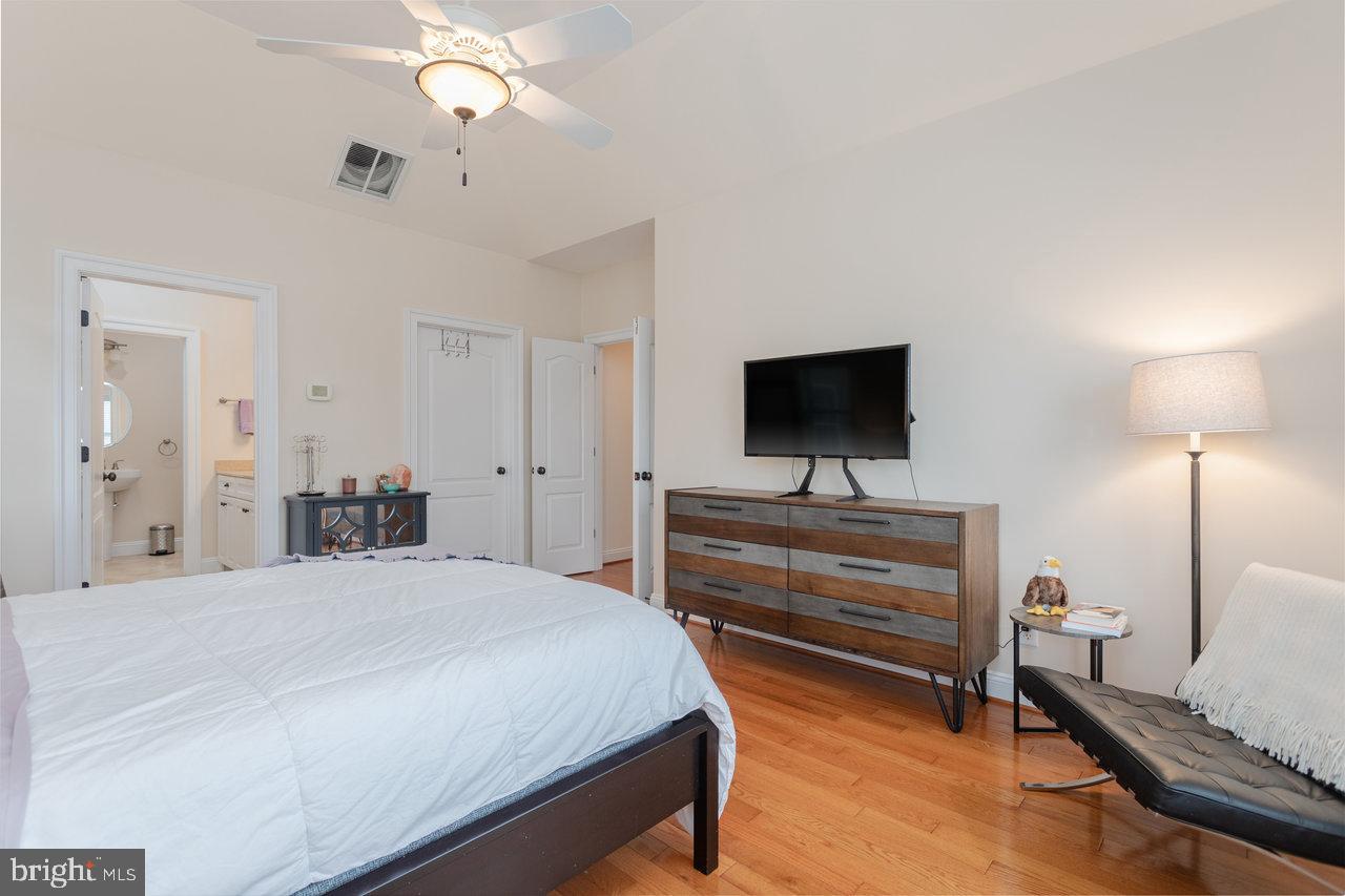 PRESTON LAKE - Residential