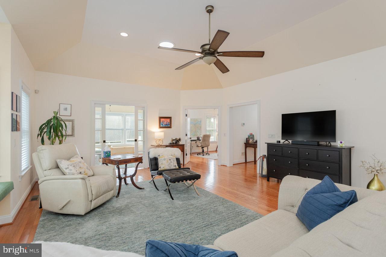 PRESTON LAKE - Residential