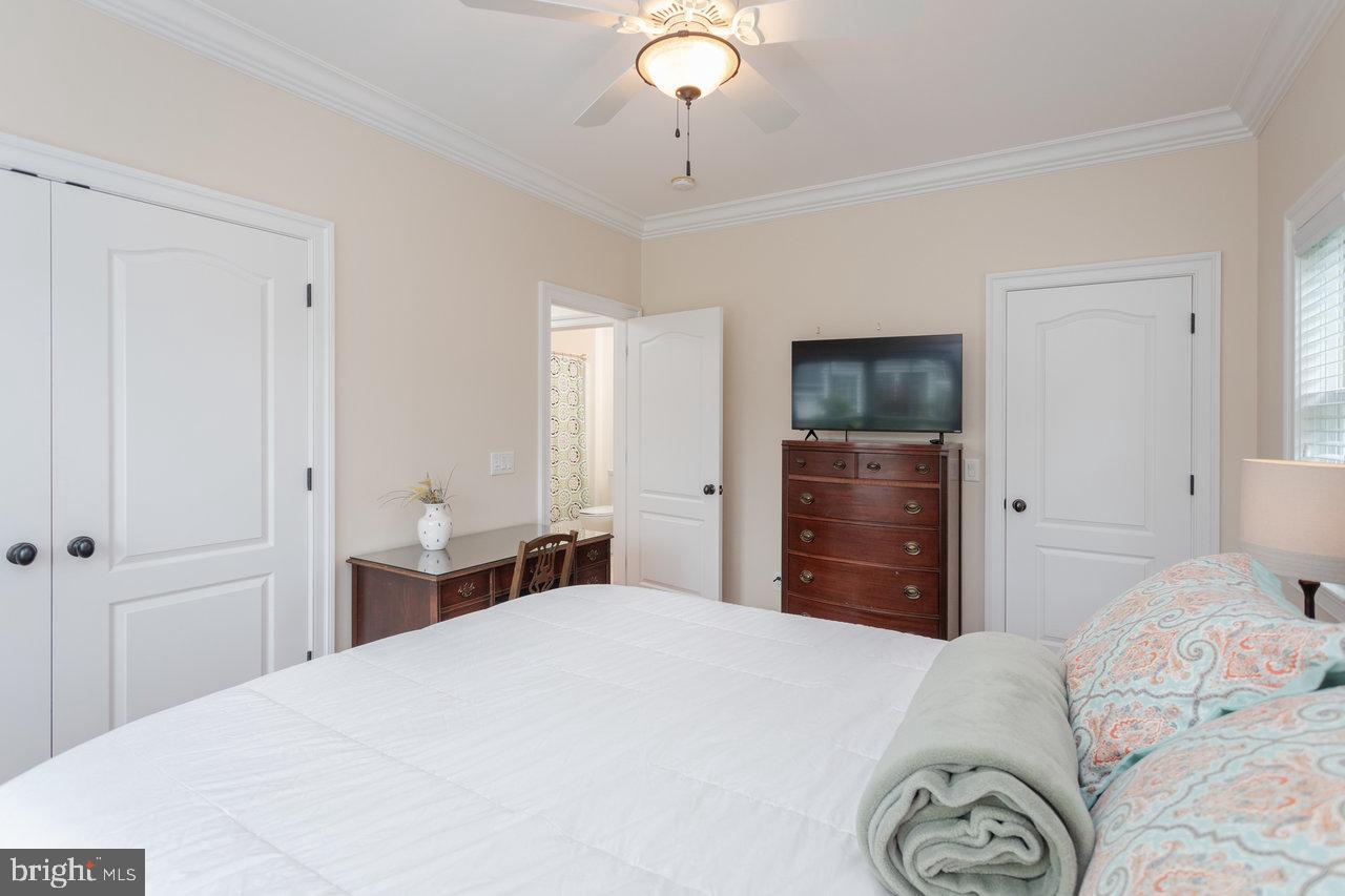 PRESTON LAKE - Residential