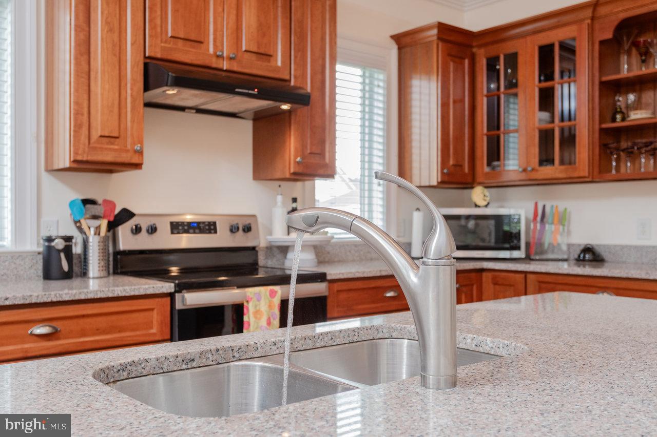 PRESTON LAKE - Residential