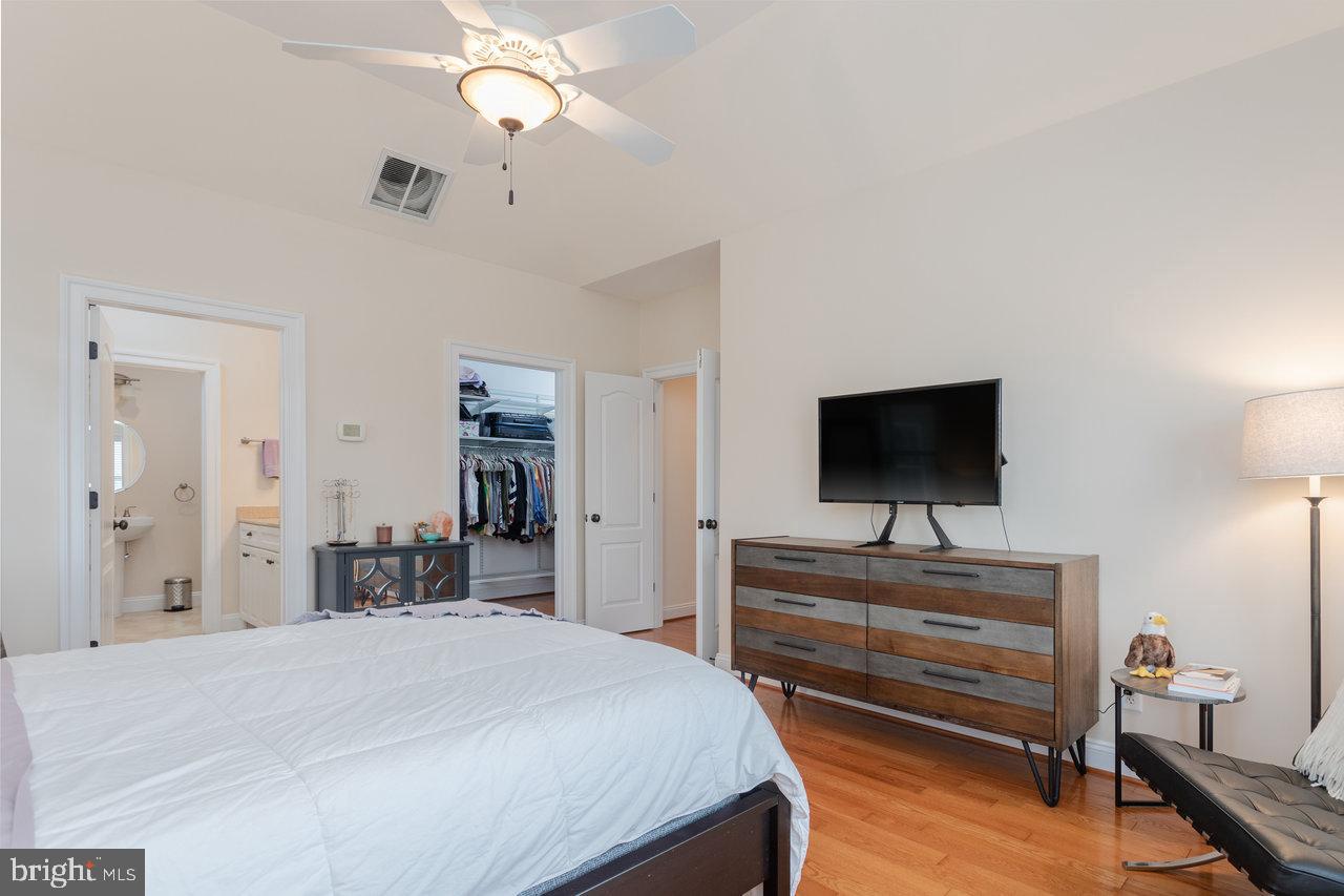 PRESTON LAKE - Residential