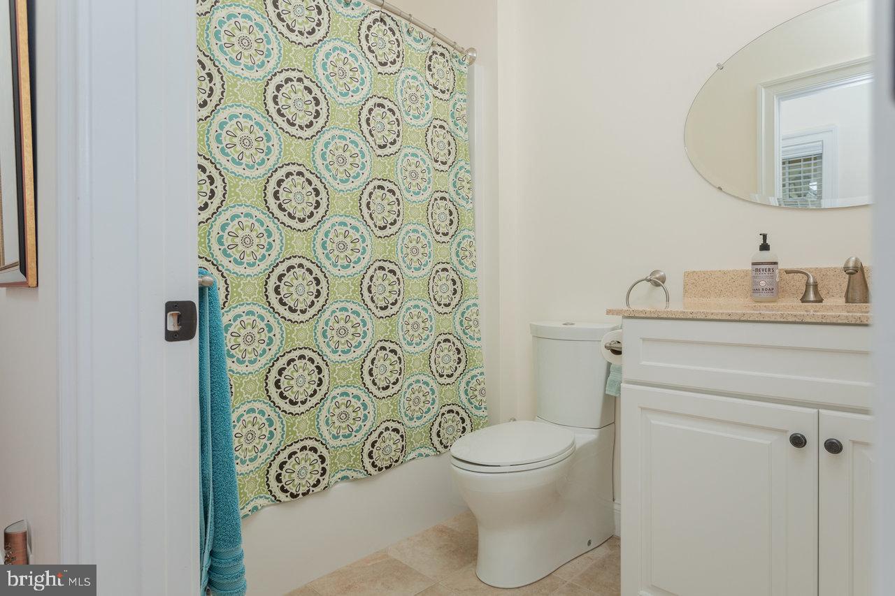 PRESTON LAKE - Residential