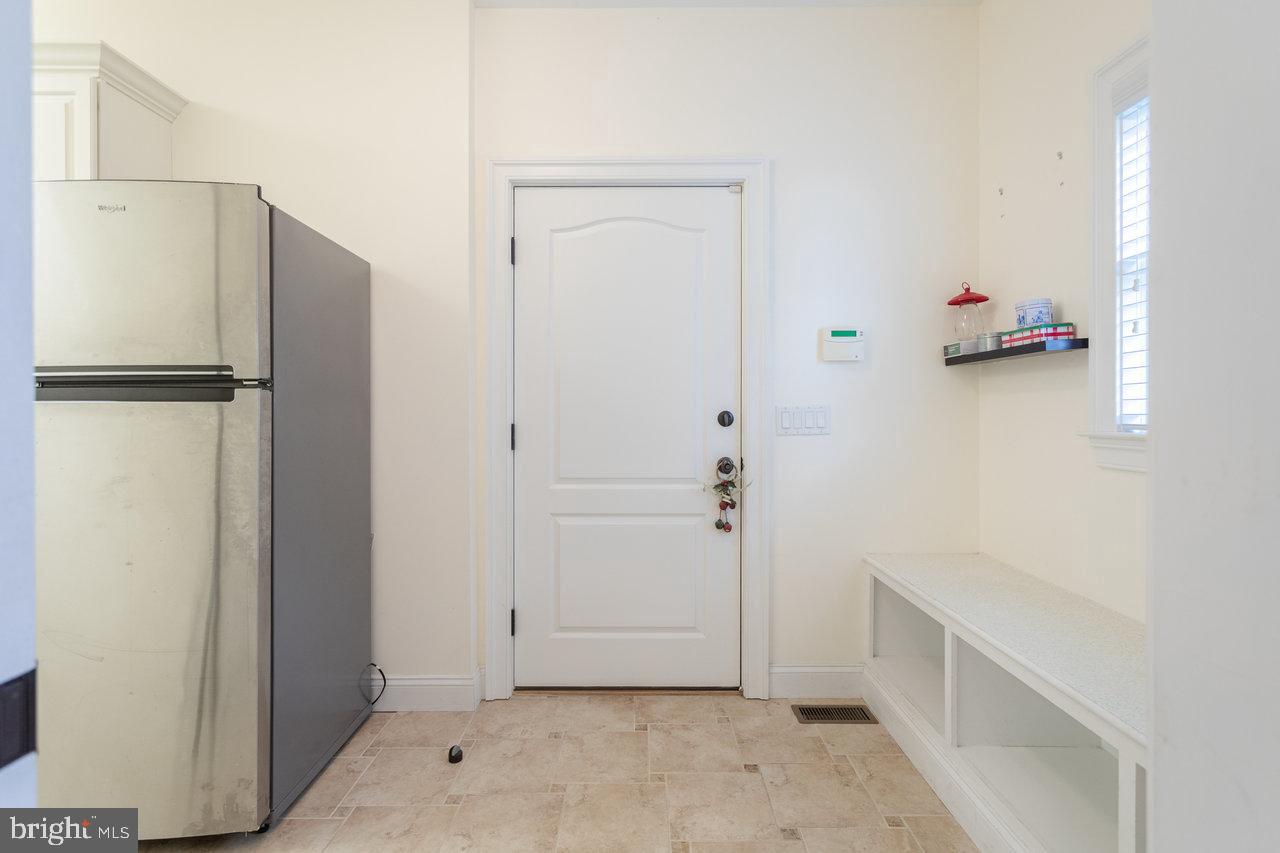 PRESTON LAKE - Residential