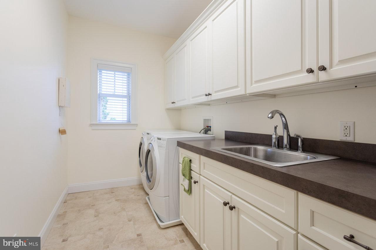 PRESTON LAKE - Residential