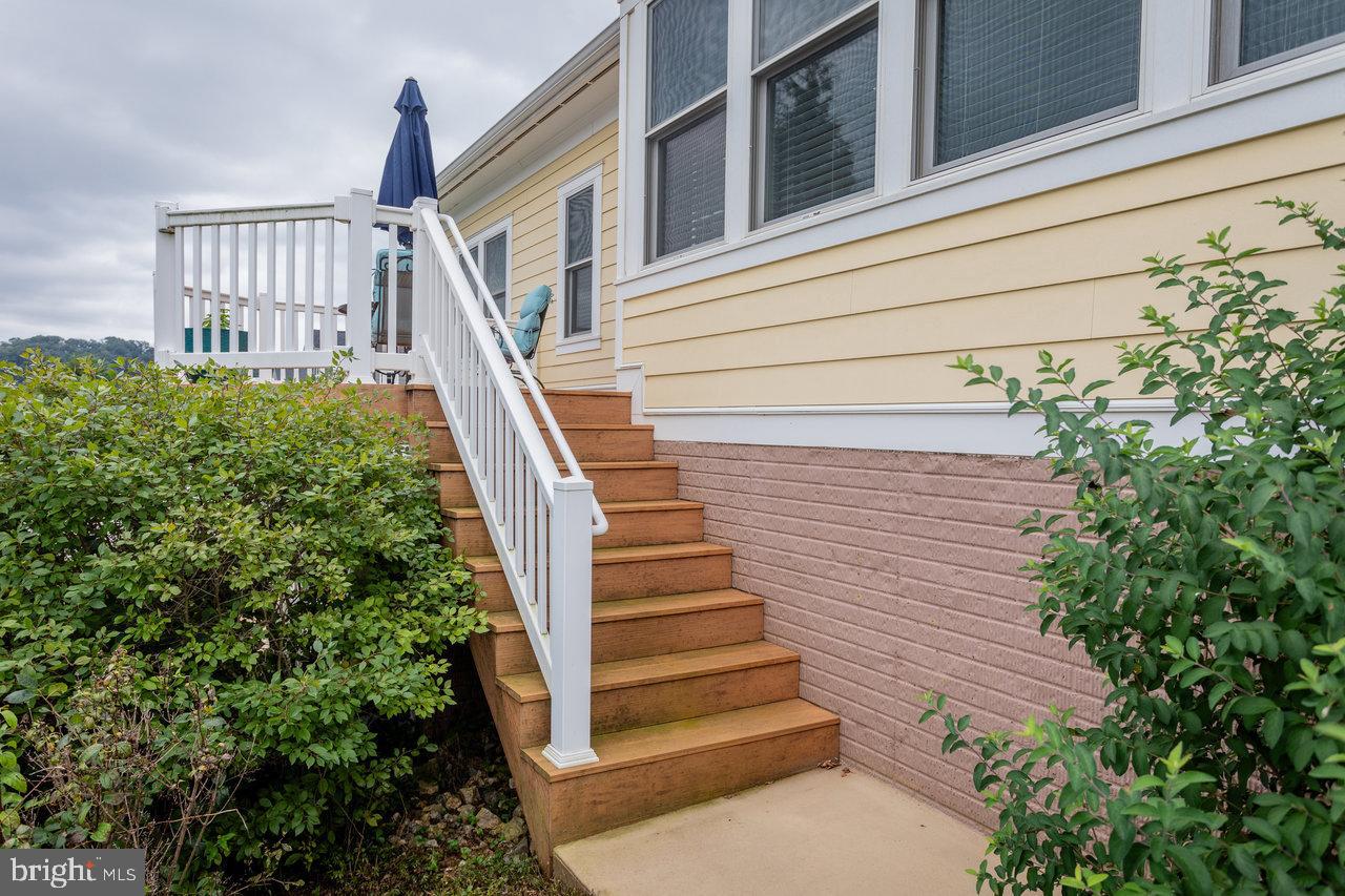 PRESTON LAKE - Residential