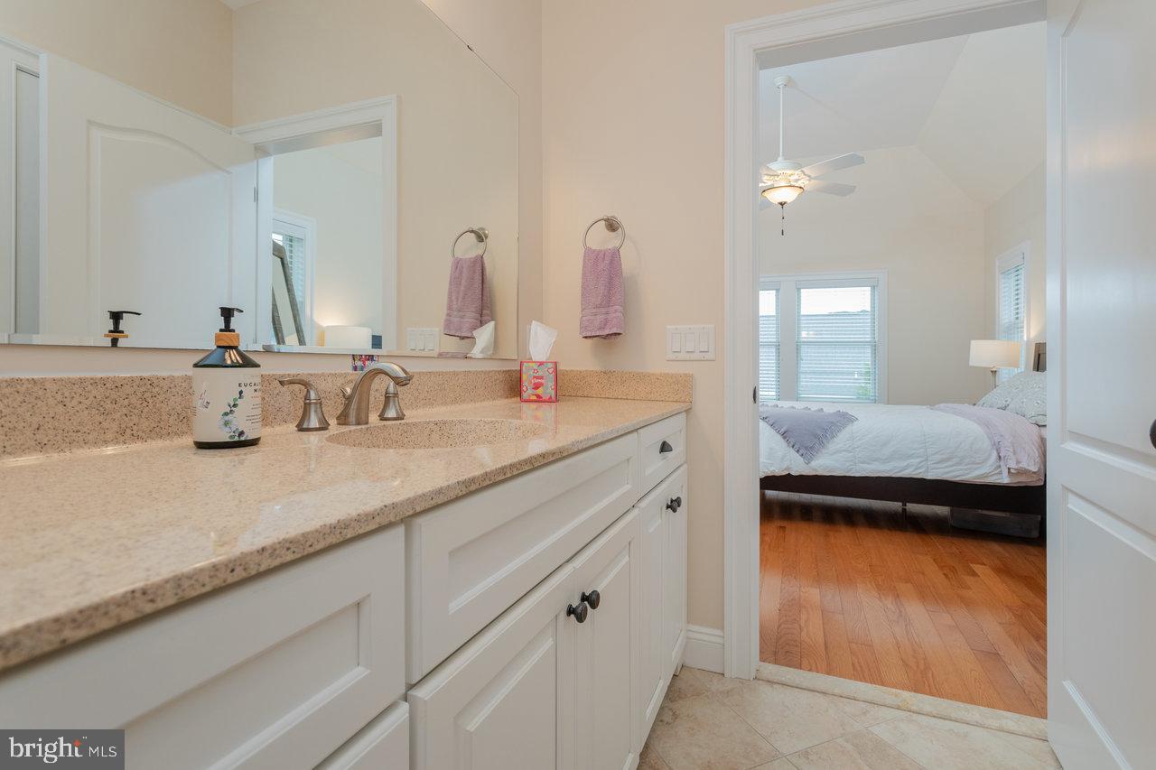 PRESTON LAKE - Residential