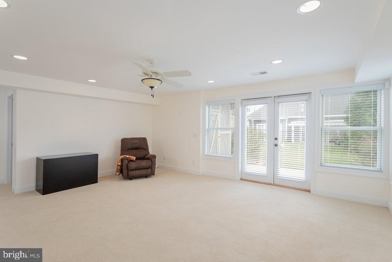 PRESTON LAKE - Residential