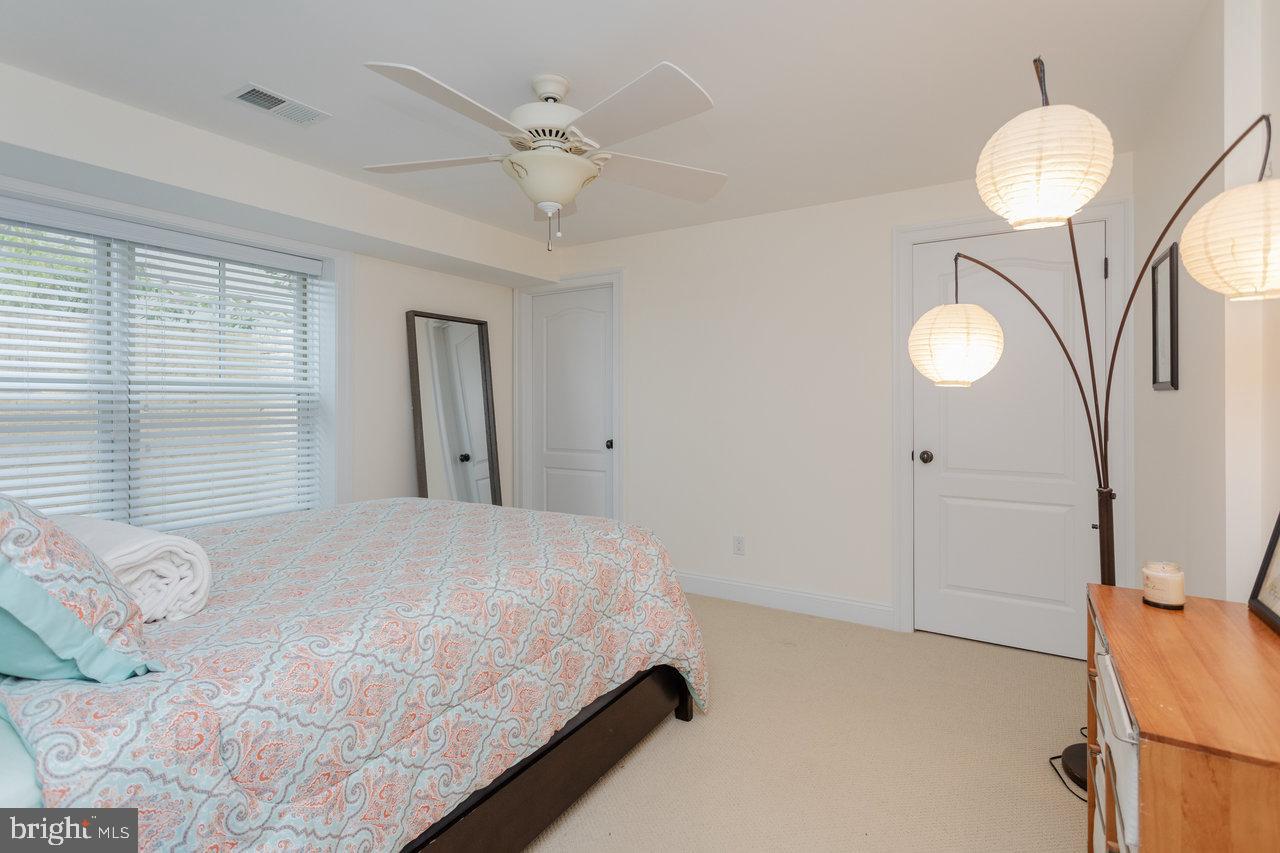 PRESTON LAKE - Residential